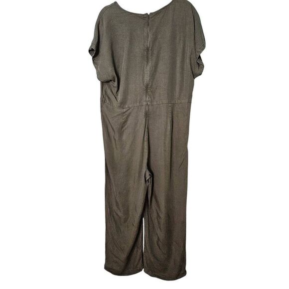 Velvet Heart army green short sleeved jumpersuit. Size M. - Picture 2 of 5